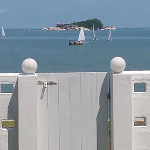 G&t's Beach Front , Tanjung Bungah (Penang) Malaysia