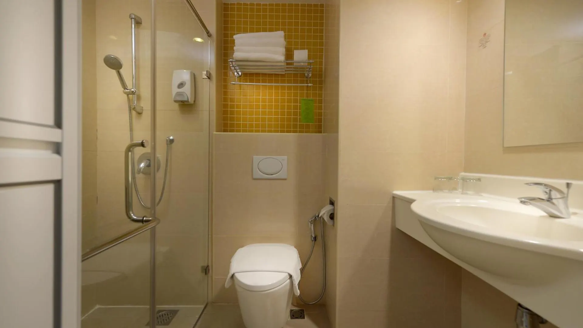 Cititel Express Kota Kinabalu Hotel 3*,